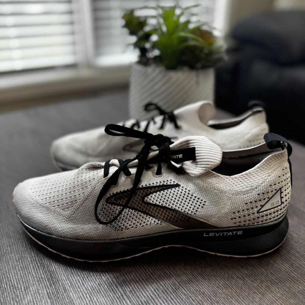 Brooks Levitate StealthFit 5 | Men’s Size 10 | Lightly Worn